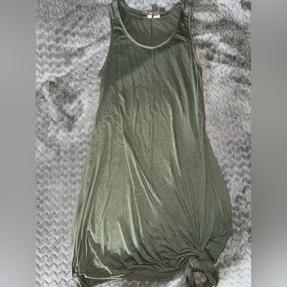 Green Sleeveless Dress with Knot Detail